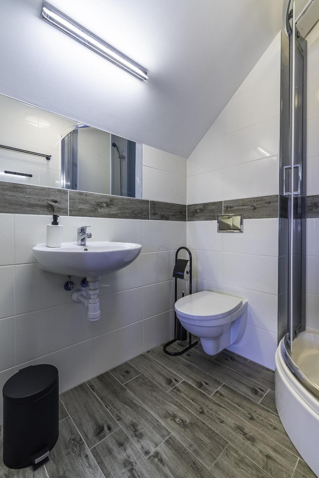 Frajda Domki - Apartamenty 6-Osobowe - Salon I Dwie Sypialnie Oraz Studia 4-Osobowe - Pokoj Z Aneksem Kuchennym Rewal Exterior photo
