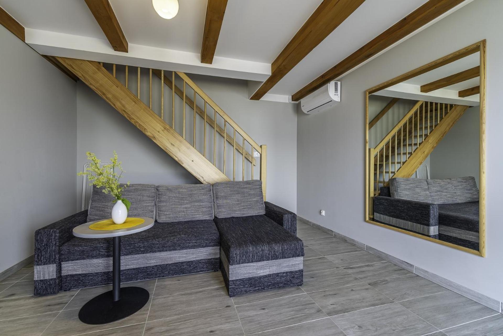 Frajda Domki - Apartamenty 6-Osobowe - Salon I Dwie Sypialnie Oraz Studia 4-Osobowe - Pokoj Z Aneksem Kuchennym Rewal Exterior photo