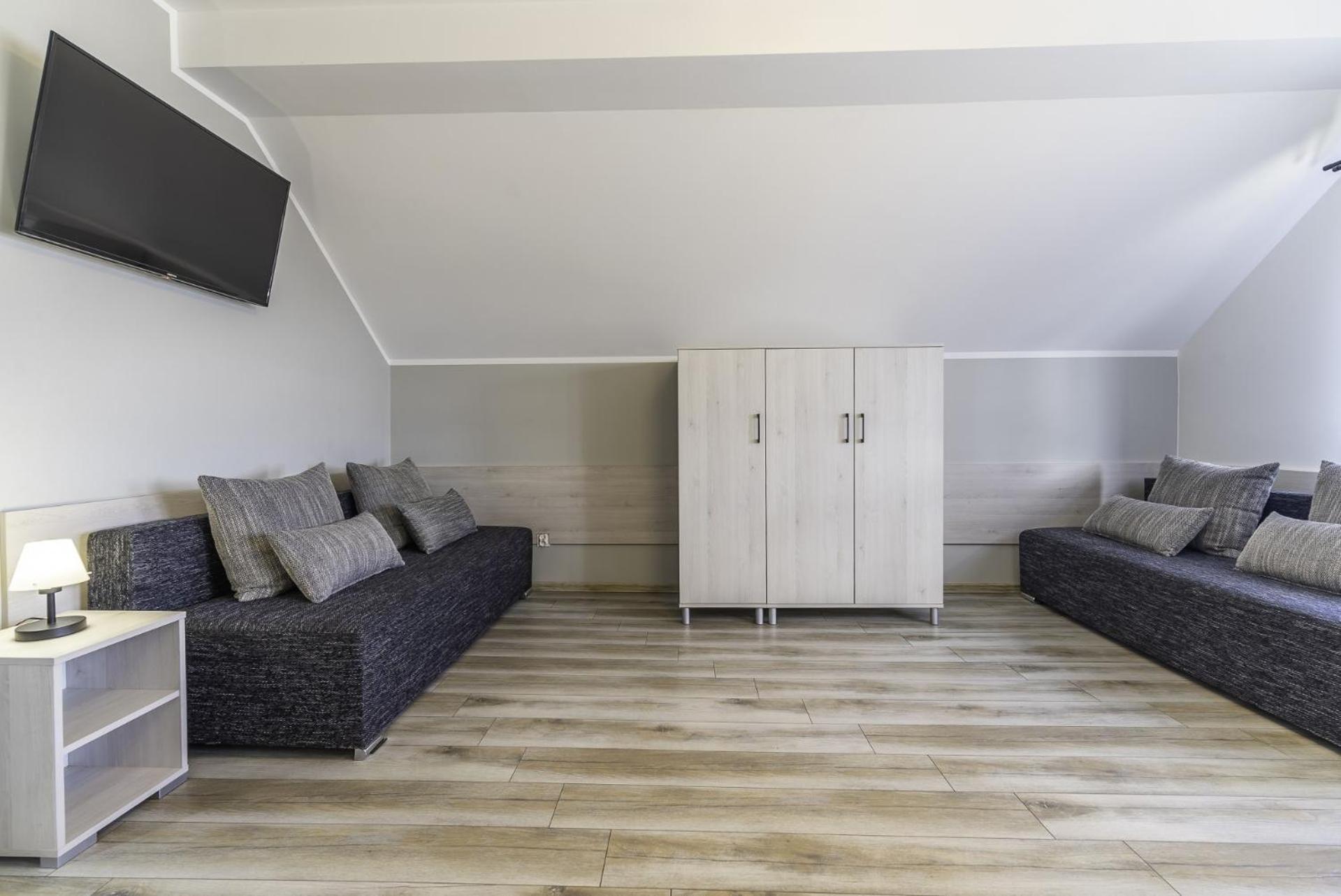 Frajda Domki - Apartamenty 6-Osobowe - Salon I Dwie Sypialnie Oraz Studia 4-Osobowe - Pokoj Z Aneksem Kuchennym Rewal Exterior photo
