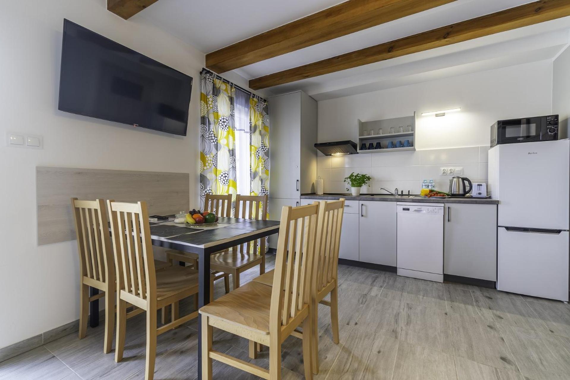 Frajda Domki - Apartamenty 6-Osobowe - Salon I Dwie Sypialnie Oraz Studia 4-Osobowe - Pokoj Z Aneksem Kuchennym Rewal Exterior photo