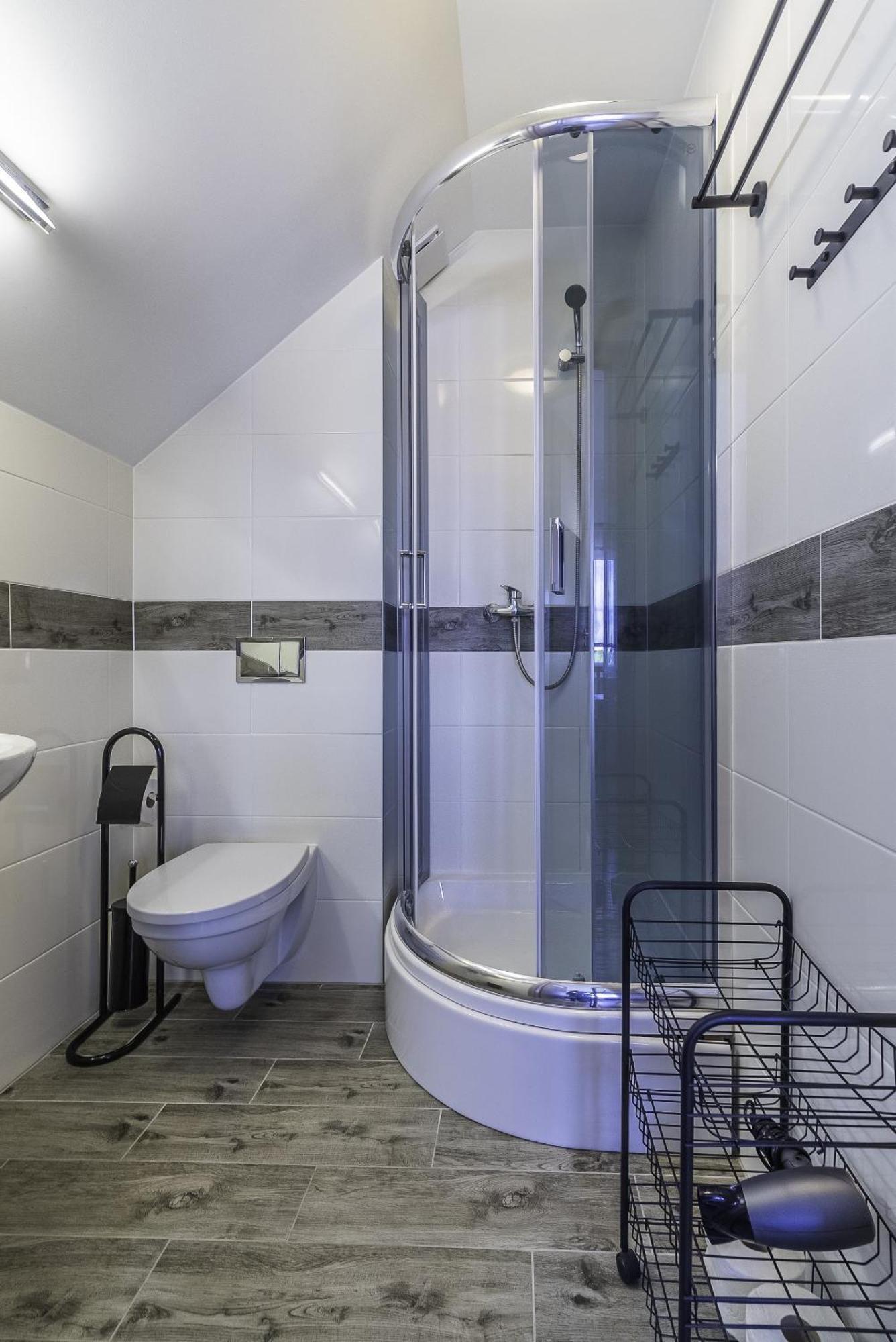 Frajda Domki - Apartamenty 6-Osobowe - Salon I Dwie Sypialnie Oraz Studia 4-Osobowe - Pokoj Z Aneksem Kuchennym Rewal Exterior photo