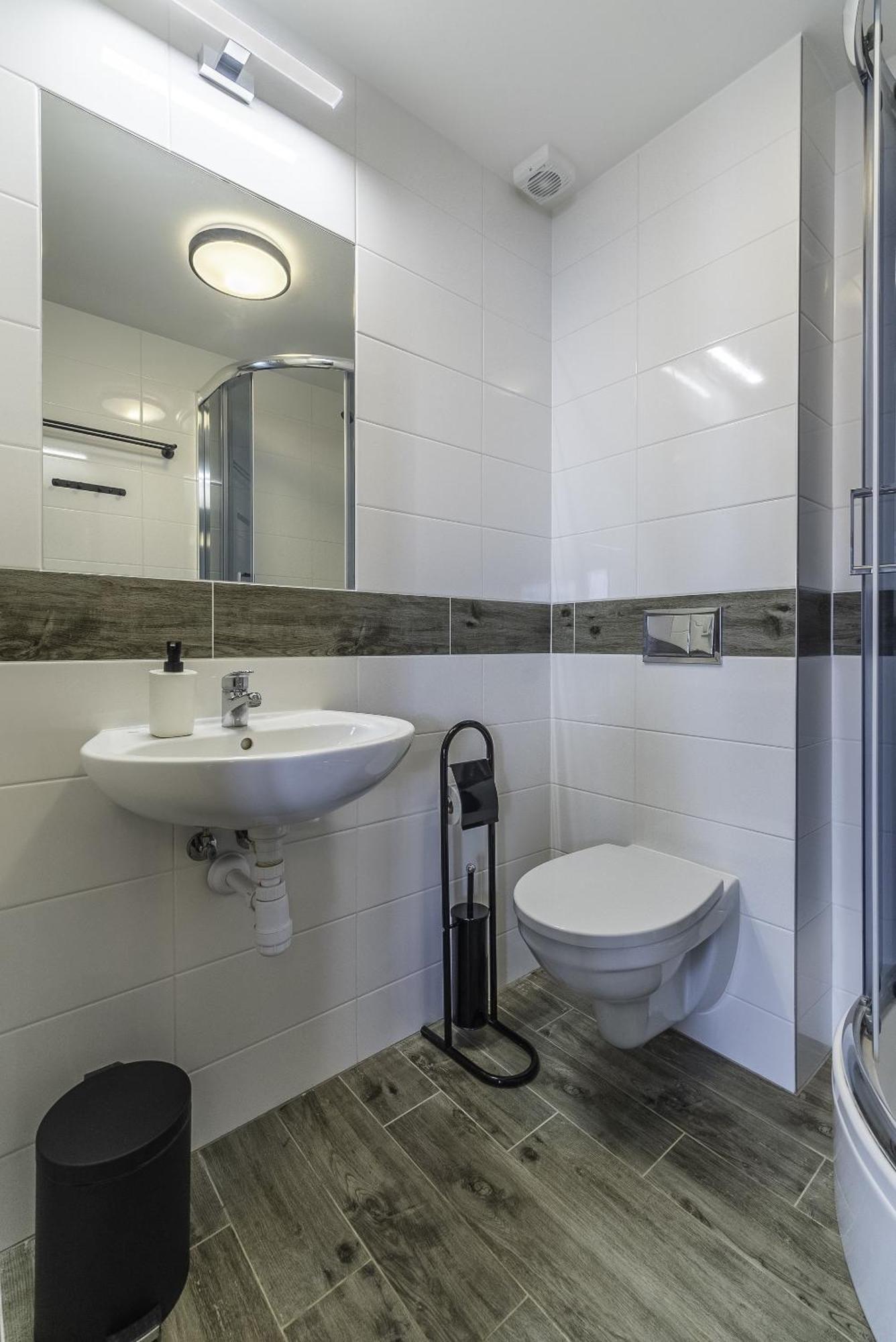Frajda Domki - Apartamenty 6-Osobowe - Salon I Dwie Sypialnie Oraz Studia 4-Osobowe - Pokoj Z Aneksem Kuchennym Rewal Exterior photo